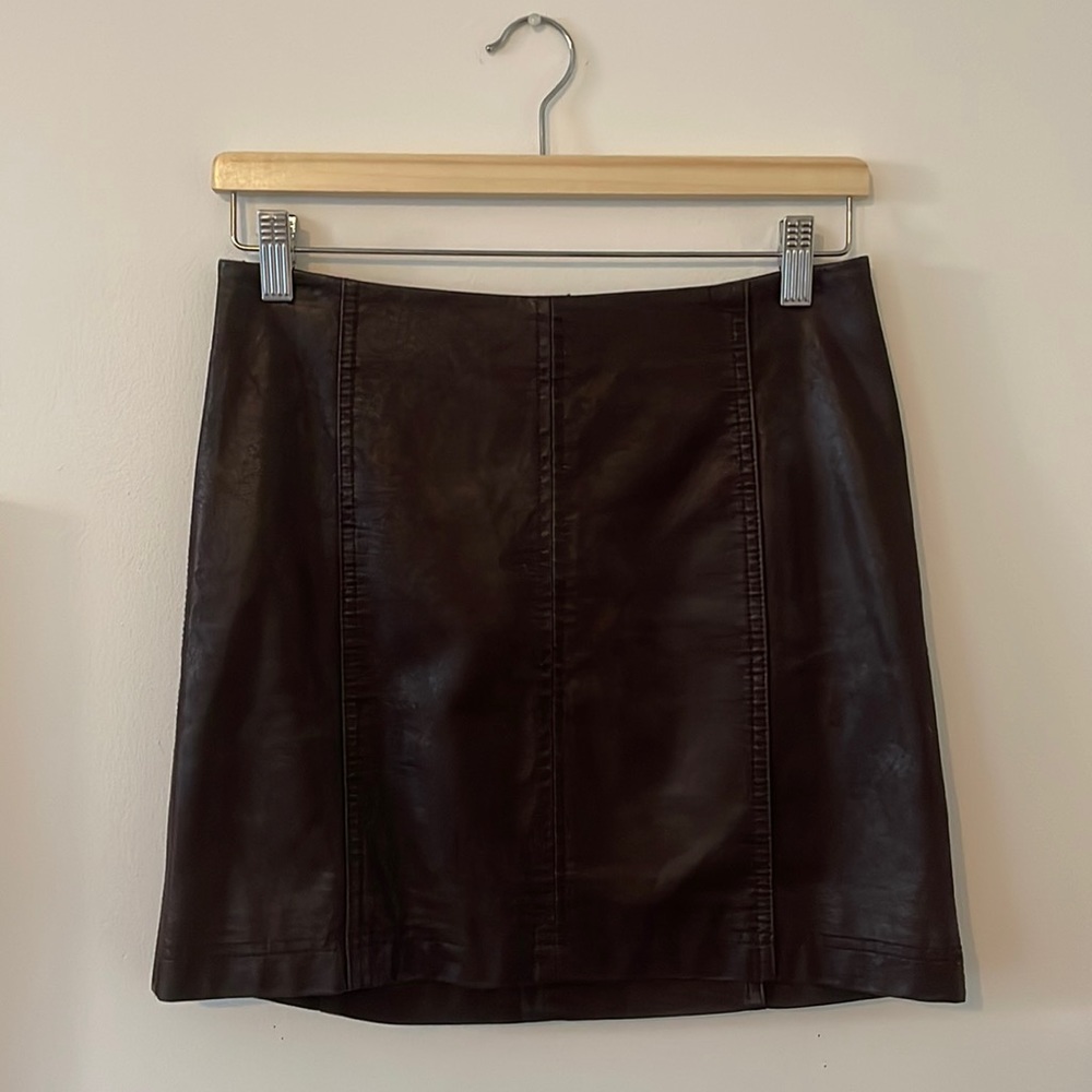 Free people faux suede mini skirt sz 4